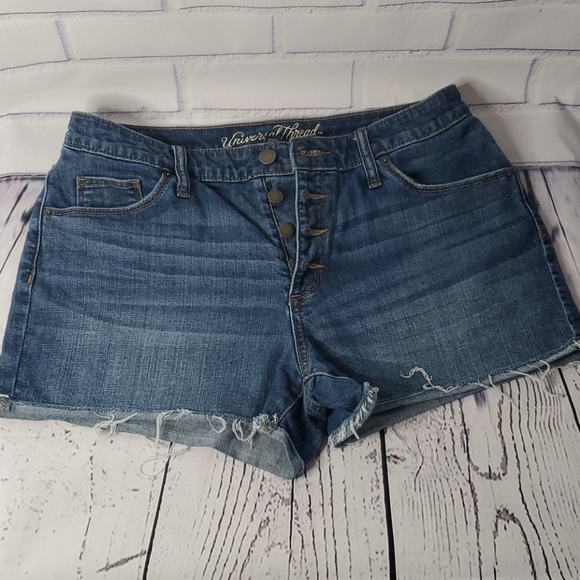 Universal  thread  short - Picture 2 of 5